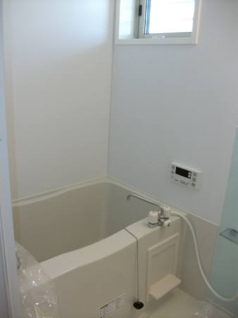 バス・シャワールーム　※同タイプの別の部屋の写真です。