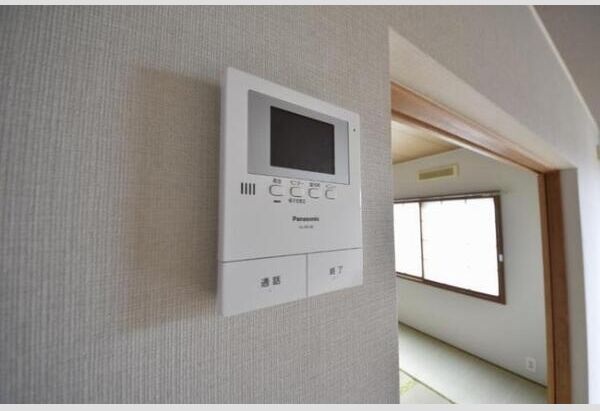 セキュリティ　来客の顔が見えて安心！TVモニターホン付きです♪