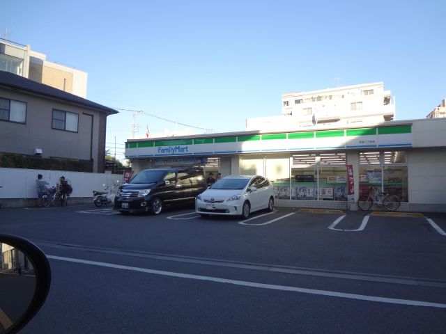 コンビニ　ファミリーマート（コンビニ）まで360m