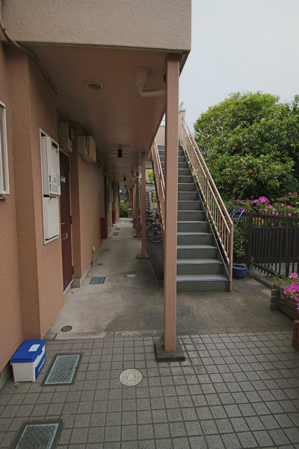 エントランス　防犯カメラも設置しました