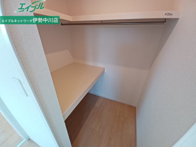 収納　同型反転画像参考