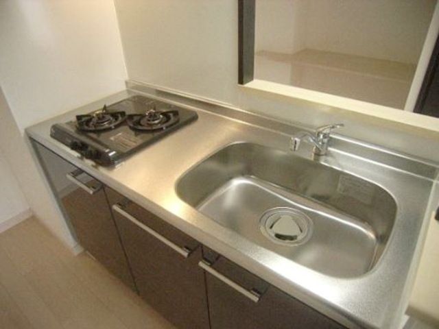 キッチン　同物件別部屋のお写真になります。現況優先です。
