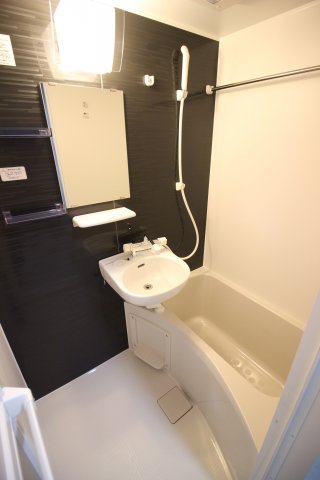 バス・シャワールーム　ＣＯＣＯＦＬＡＴ田端II　北区田端新町3