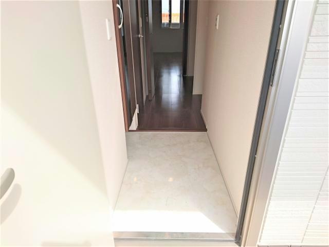 玄関　※別部屋写真