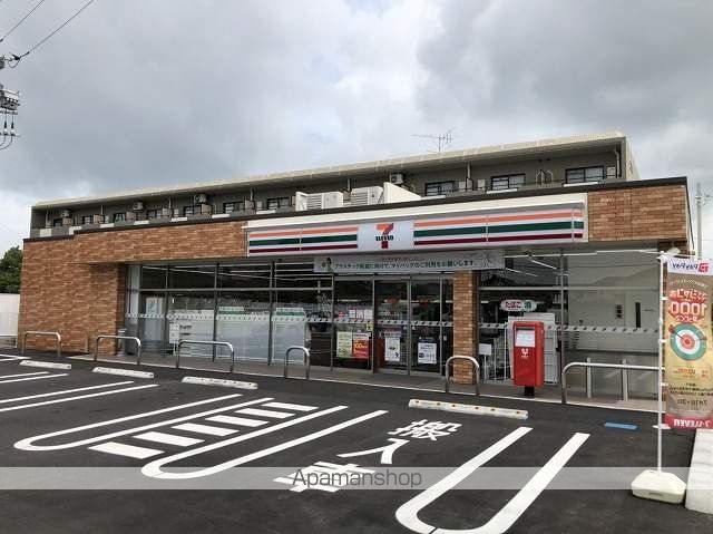 コンビニ　セブンイレブン（コンビニ）まで766m