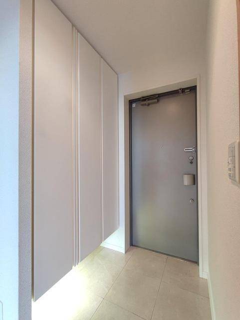 玄関　広い玄関スペース