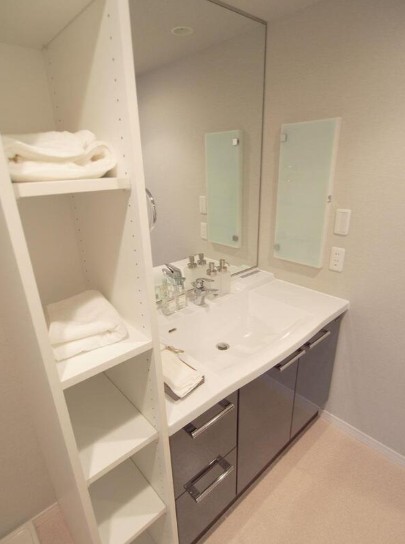 洗面設備　写真は同タイプ住居です。