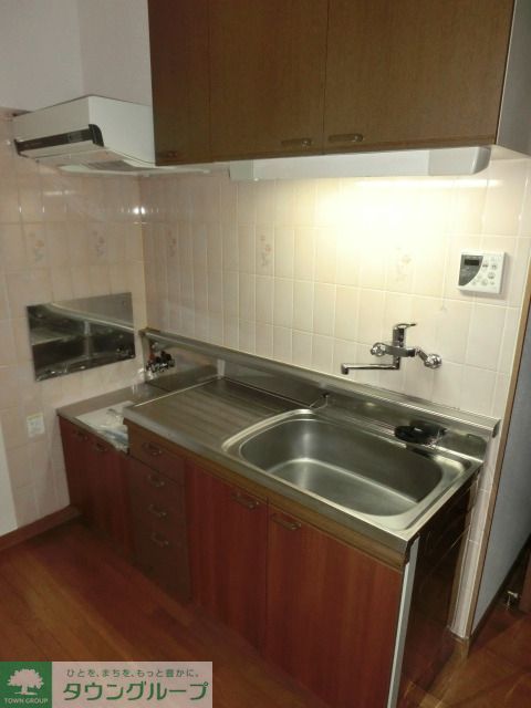 キッチン　同建物同タイプ住戸参考写真です