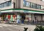 コンビニ　ファミリーマート池袋駅西店（コンビニ）まで121m