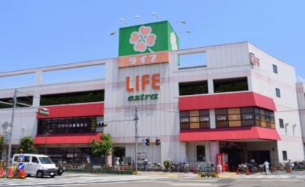 スーパー　（株）ライフコーポレーション 千川駅前店（スーパー）まで194m