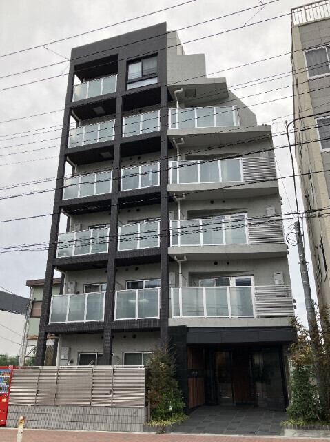 建物外観　６階建ての賃貸マンション