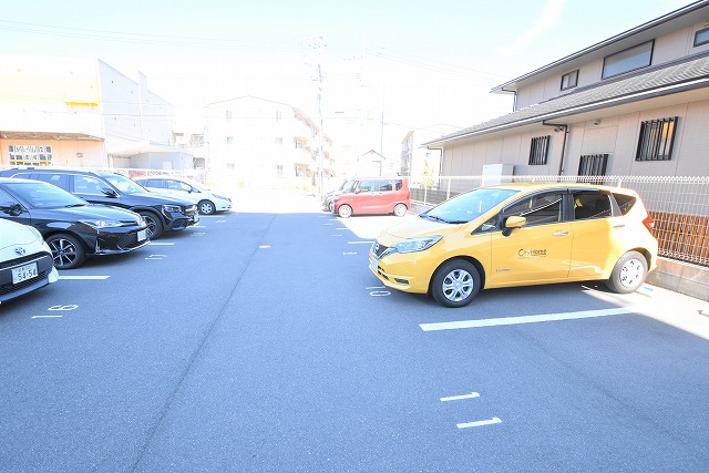 駐車場　アルカンシエル