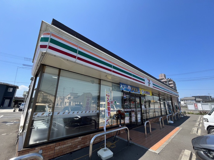 コンビニ　セブンイレブン名取増田８丁目店（コンビニ）まで800m