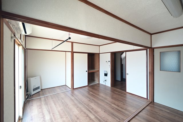 その他部屋・スペース　明るい色調の室内です