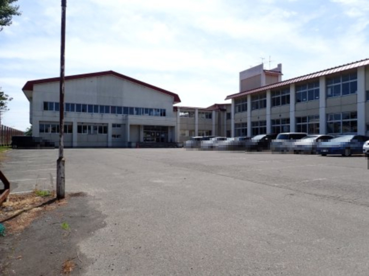 小学校　浪岡北小学校（小学校）まで585m