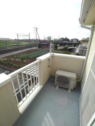 バルコニー　外からの目が気にならないバルコニーで洗濯物が干せます