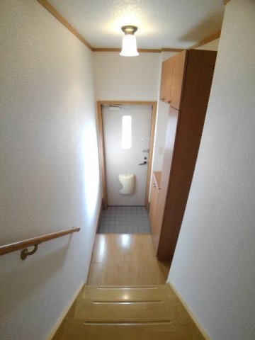 玄関　収納もある玄関です