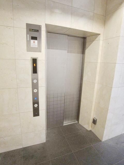 エントランス　★エレベーター完備★