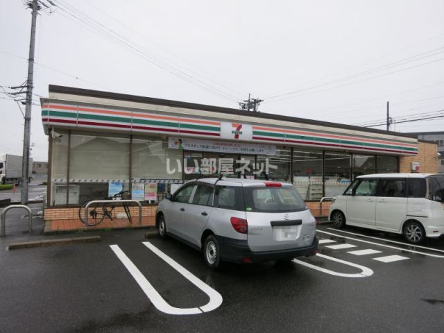 コンビニ　セブンイレブン岡崎福岡町店（コンビニ）まで742m