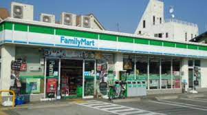 コンビニ　ファミリーマート新在家南町一丁目店（コンビニ）まで125m