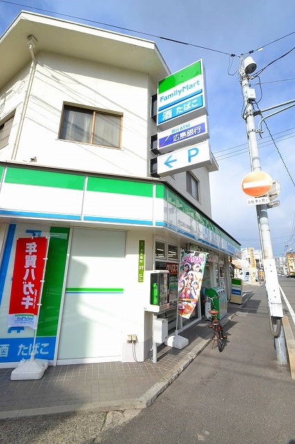 コンビニ　ファミリーマート大久保上東雲店（コンビニ）まで345m