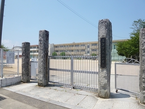 小学校　大松小学校（小学校）まで2000m