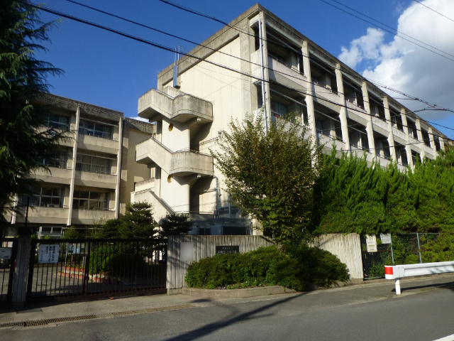 中学校　長岡京市立長岡第三中学校（中学校）まで1297m