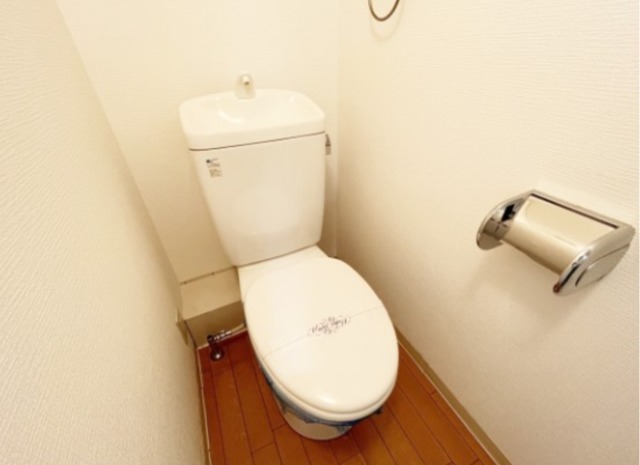 トイレ　※別部屋参考写真