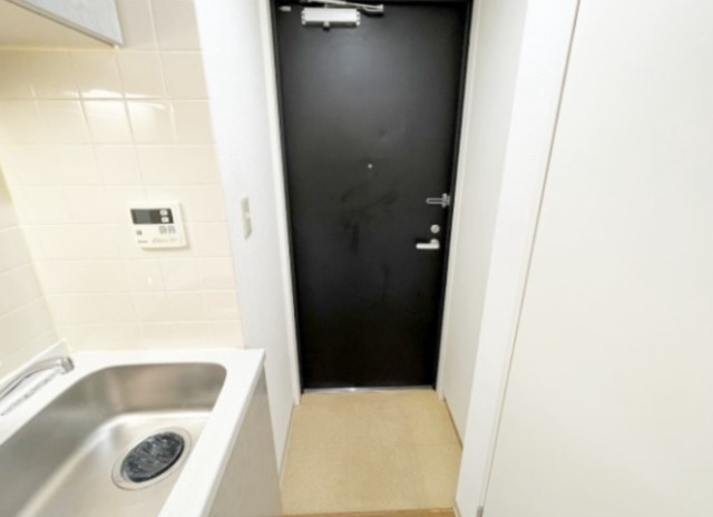 玄関　※別部屋参考写真
