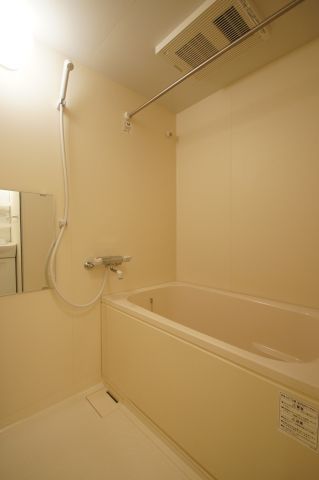 バス・シャワールーム　「バス・トイレ別」