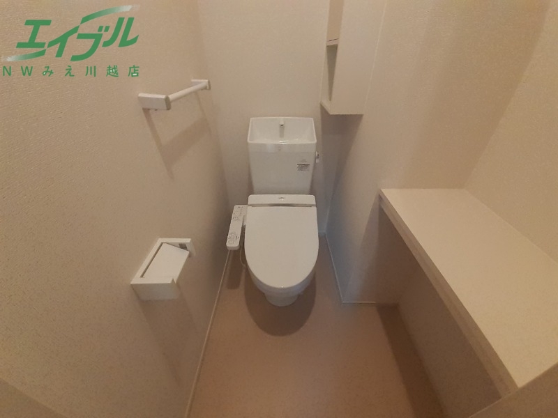 トイレ　同物件別部屋の写真