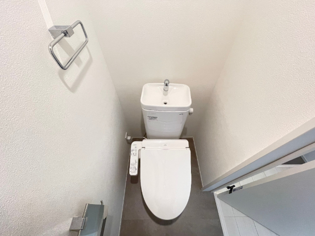 トイレ　シャワー付きトイレです