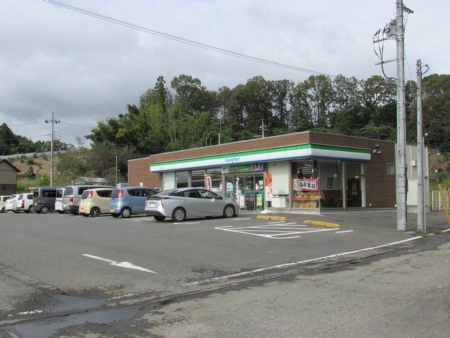 コンビニ　ファミリーマートこぶし台店（コンビニ）まで150m