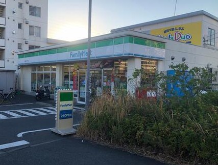 コンビニ　ファミリーマート サンズ高田東一丁目店（コンビニ）まで2359m