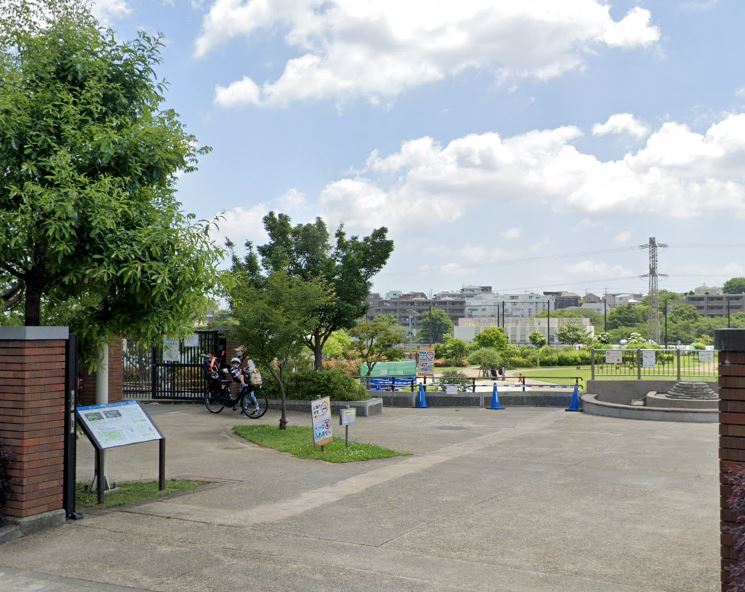 公園　鷺沼ふれあい広場（公園）まで1023m