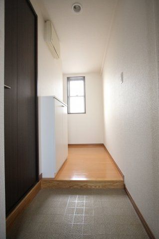 玄関　（別タイプ参考写真）日暮里中央COURT　荒川区東日暮里3