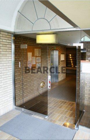 エントランス　清潔なエントランスです
