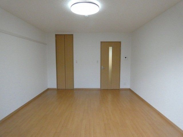 その他部屋・スペース　洋室10帖とかなり広めです。