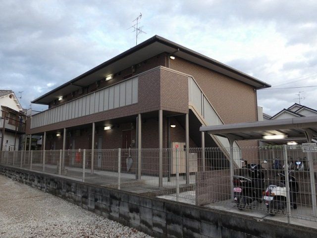 建物外観　外壁タイル貼りのおしゃれな２階建てです。