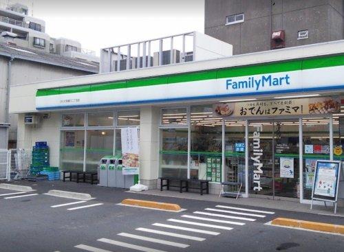 コンビニ　ファミリーマートかわだ多摩川二丁目店（コンビニ）まで206m