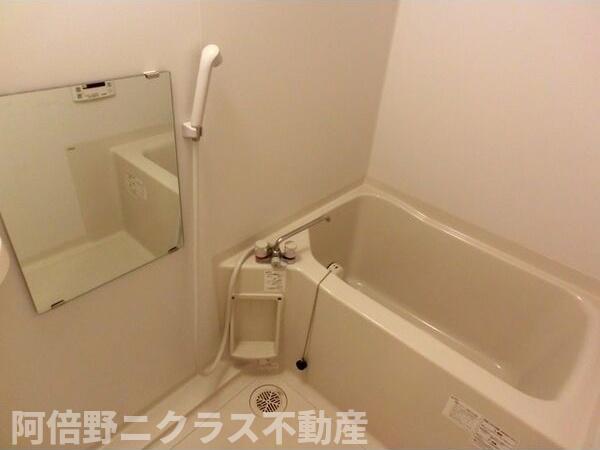 バス・シャワールーム　内装は同建物の参考写真です。