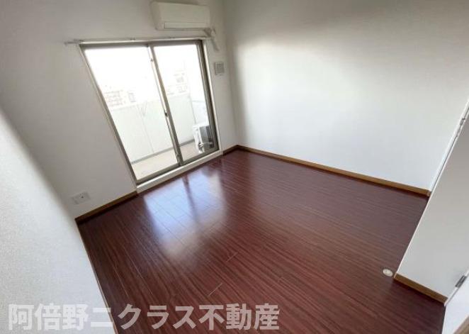 居室・リビング　内装は同建物の参考写真です。