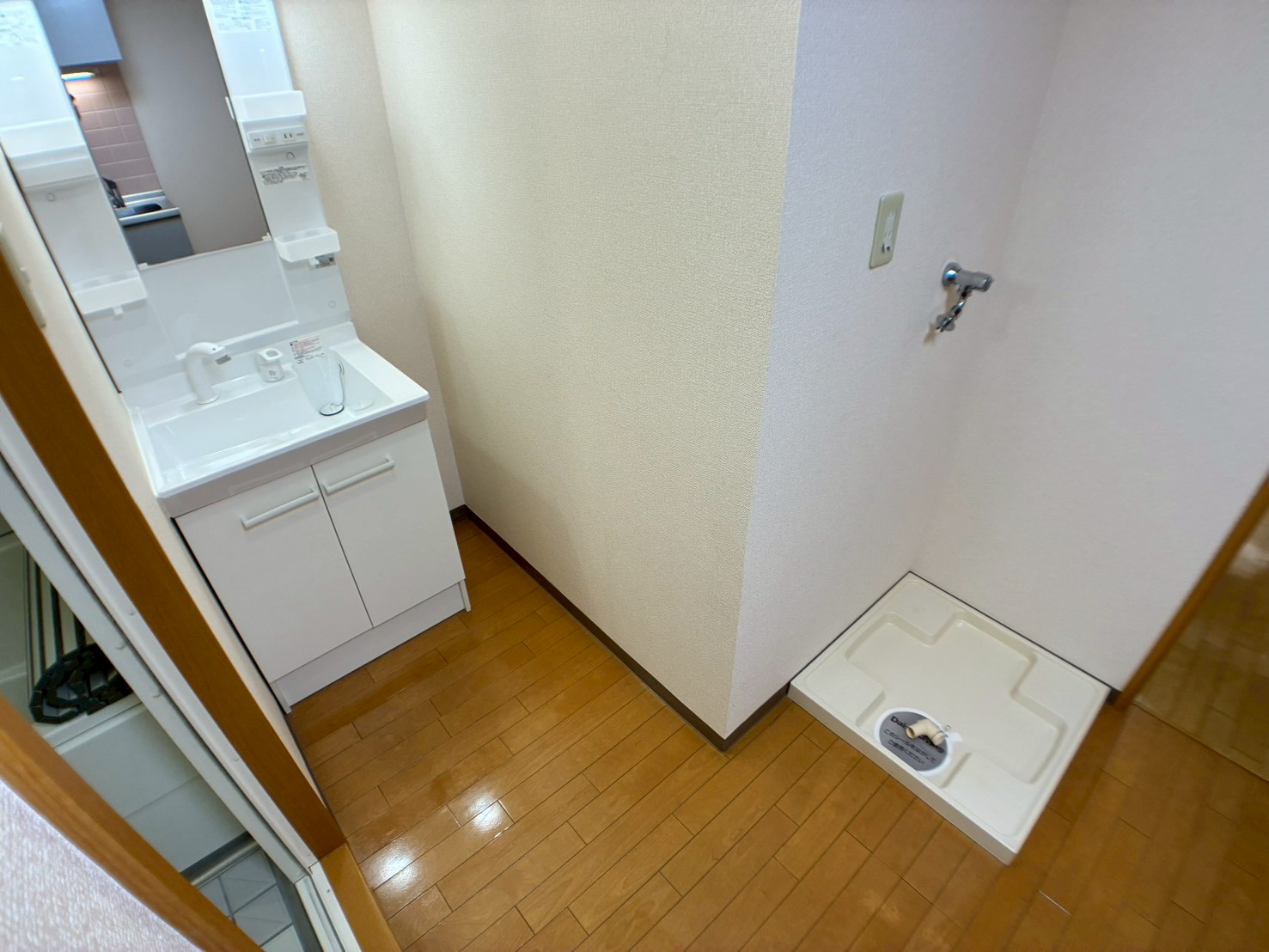 洗面設備　左右反転タイプ間取り5階の写真です。
