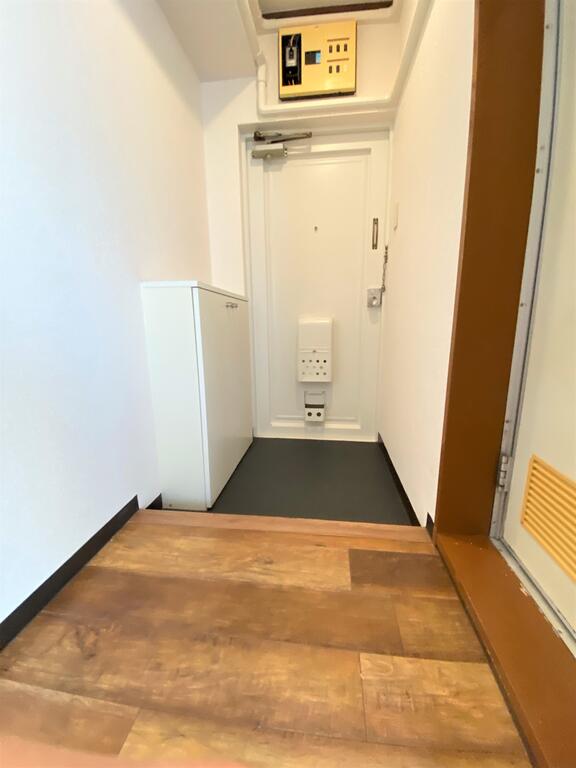 玄関　別部屋の参考写真です