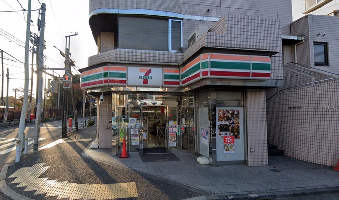 コンビニ　セブンイレブン（コンビニ）まで190m