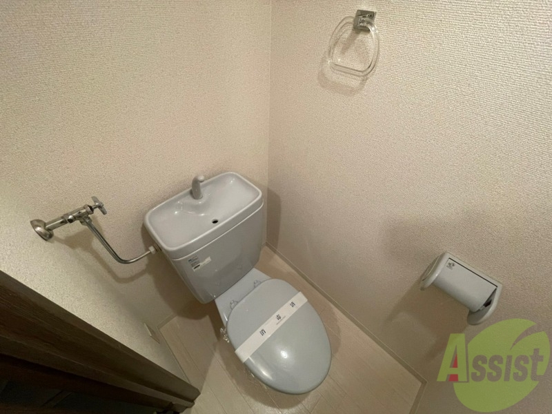 トイレ　こちらはトイレです。清潔感があり、安心して使用できます。