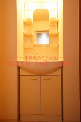 洗面設備　独立洗面台です