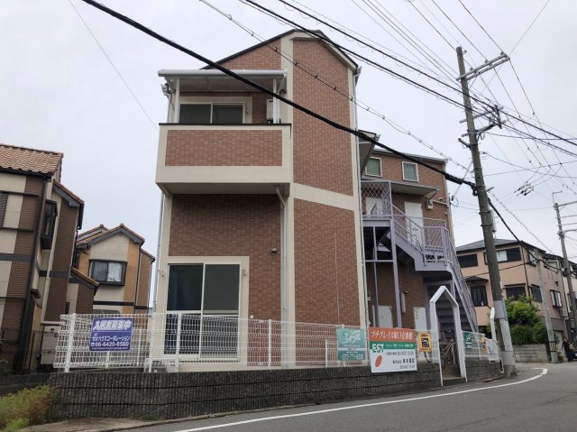 建物外観　駅まで徒歩圏内です♪
