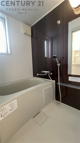 バス・シャワールーム　シンプルで機能的なユニットバスです