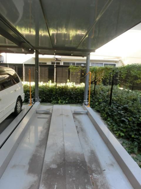 駐車場　駐車場有